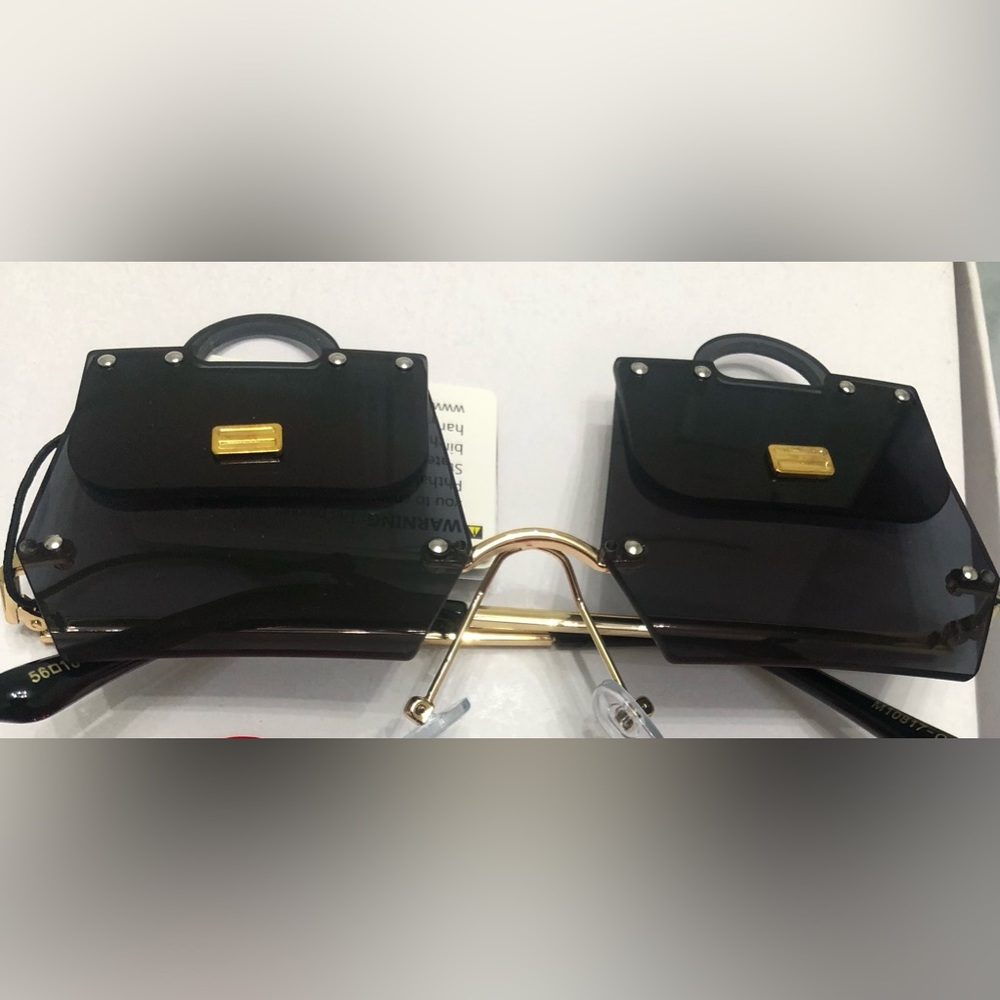 Bag sunglasses